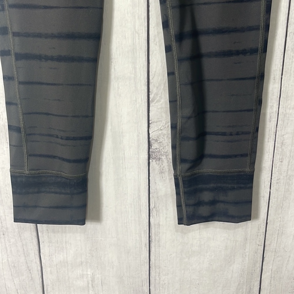 Vuori Black and Gray Striped Leggings - Picture 6 of 8